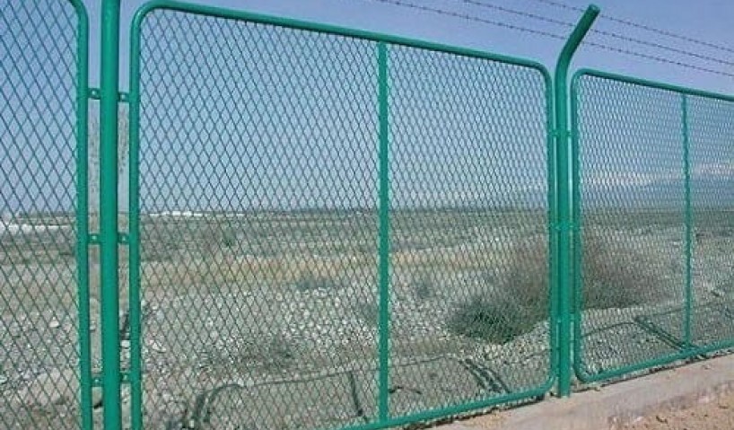 Hàng rào lưới thép thi công bao lâu xong? Thời gian hoàn thiện chính xác Hàng rào lưới thép thi công bao lâu xong? Thời gian hoàn thiện chính xác