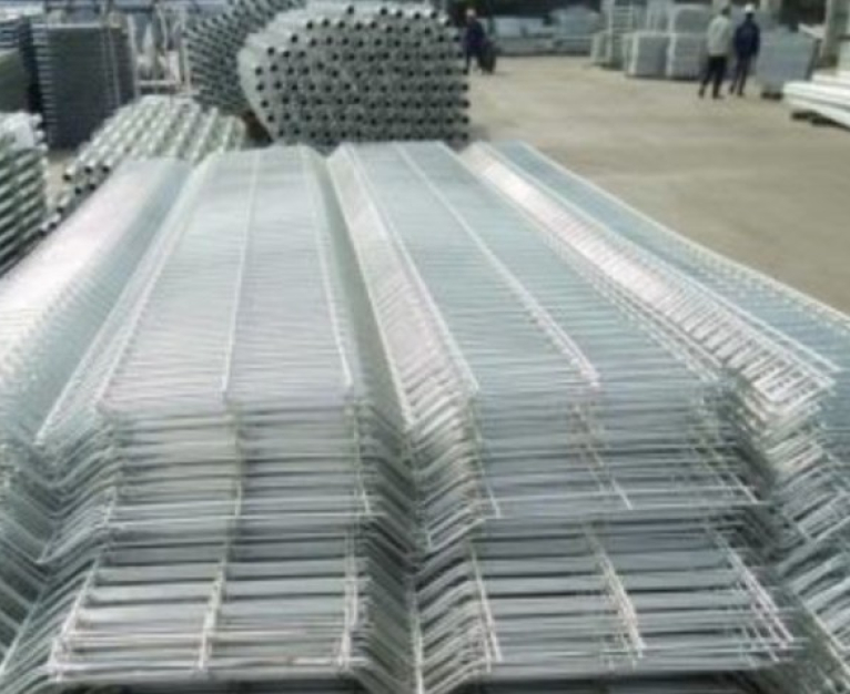 Báo giá lưới hàng rào mạ kẽm nhúng nóng mới nhất 2025