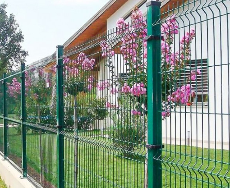 Lưới hàn làm hàng rào biệt thự đẹp giá tốt