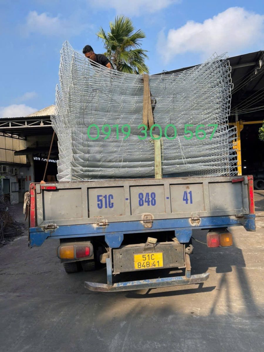 hàng rào lưới thép mạ kẽm