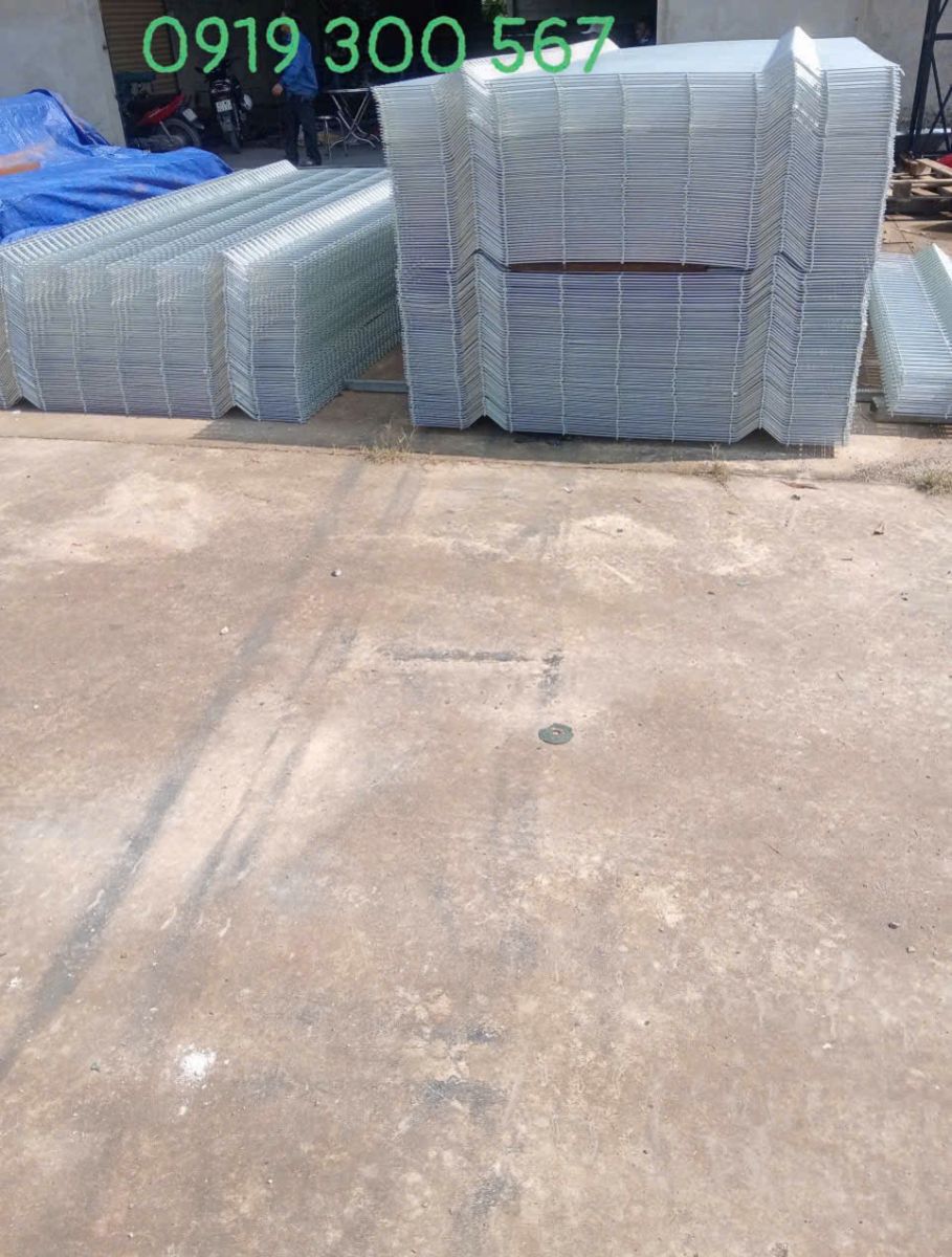 hàng rào lưới thép tiết kiệm chi phí cho nhà xưởng